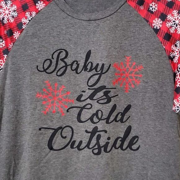 Baby It's Cold Outside Women's Holiday Christmas T-shirt- Small NWOTs - Picture 1 of 3